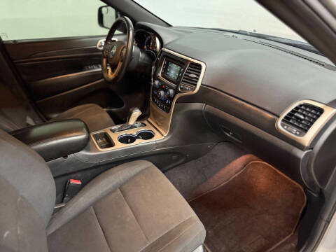 2017 Jeep Grand Cherokee Laredo