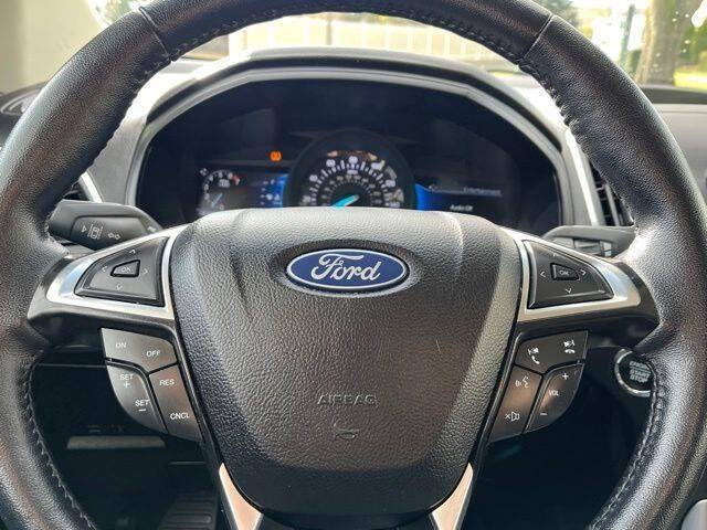 2023 Ford Edge Titanium