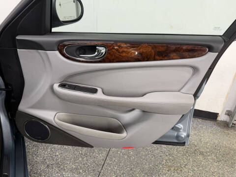 2004 Jaguar XJ-Series XJ8