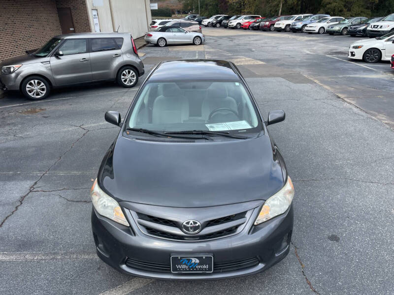 2011 Toyota Corolla LE photo 10