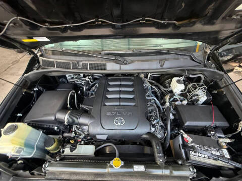 2013 Toyota Sequoia SR5