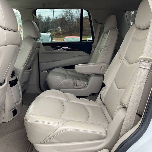 2018 Cadillac Escalade Luxury