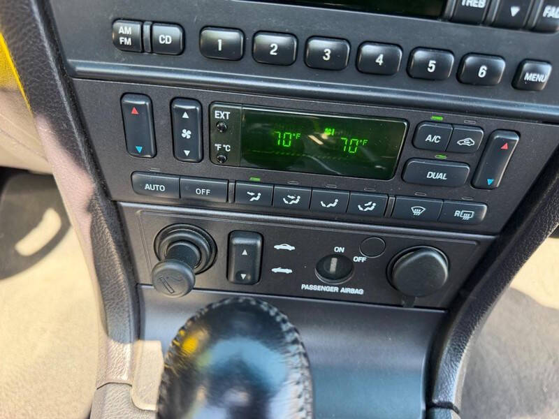 2003 Ford Thunderbird