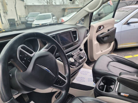 2018 Chrysler Pacifica Touring L