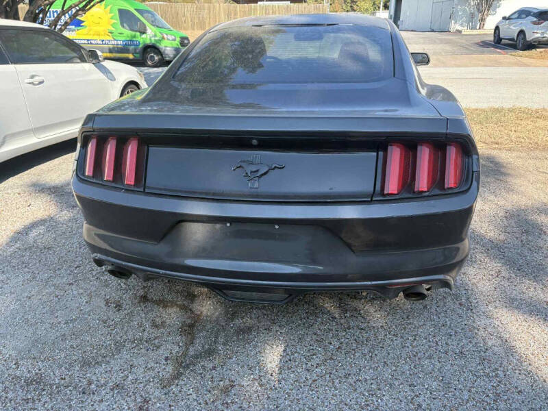2017 Ford Mustang V6