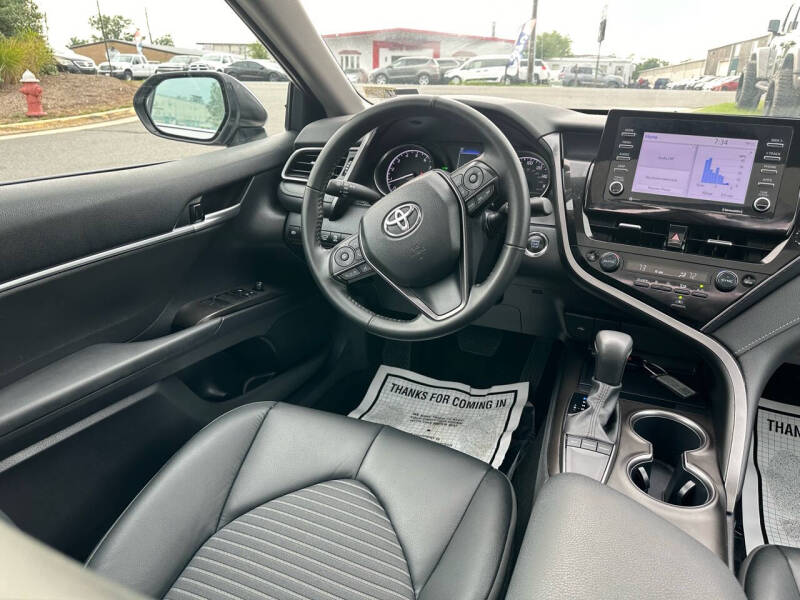 2024 Toyota Camry SE photo 14