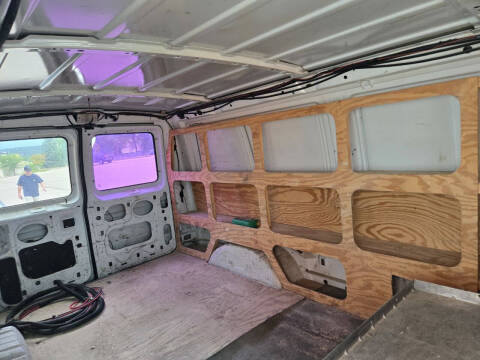 2002 Ford E-Series E-250