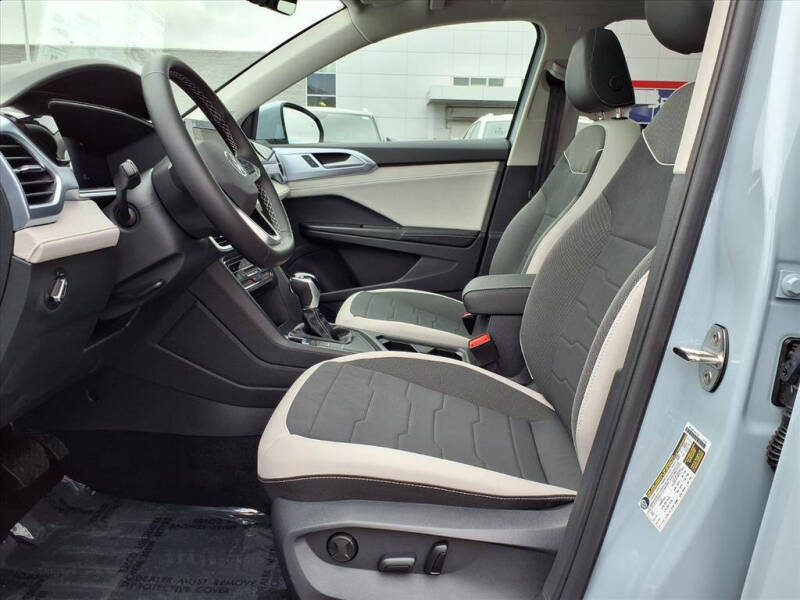 2026 Volkswagen Taos SE