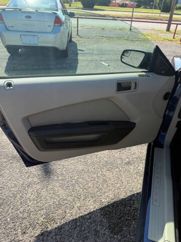 2011 Ford Mustang V6