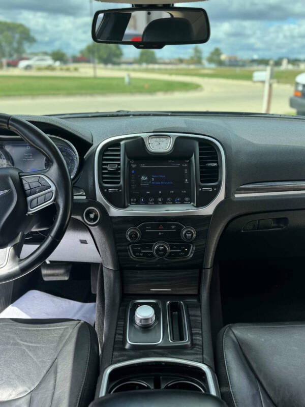 2019 Chrysler 300 Touring L