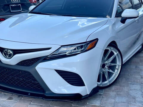 2020 Toyota Camry SE