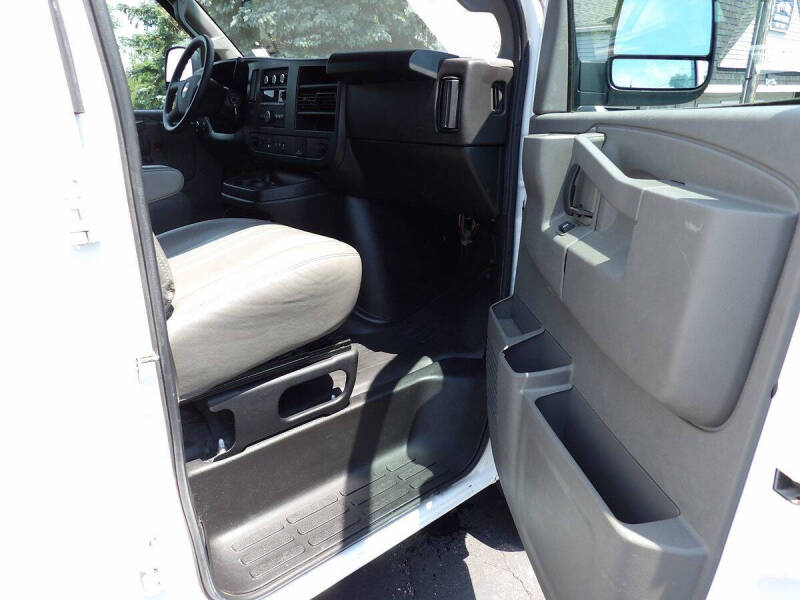 2023 Chevrolet Express 3500