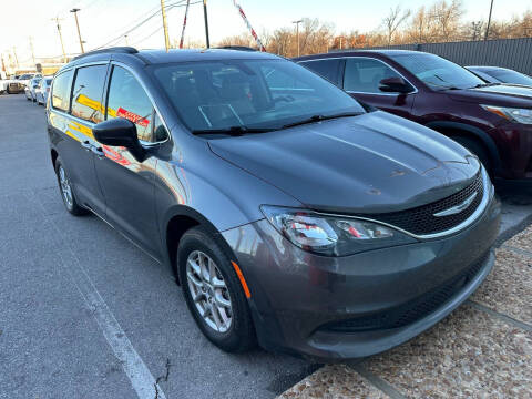 2021 Chrysler Voyager for sale at Auto Solutions in Warr Acres OK