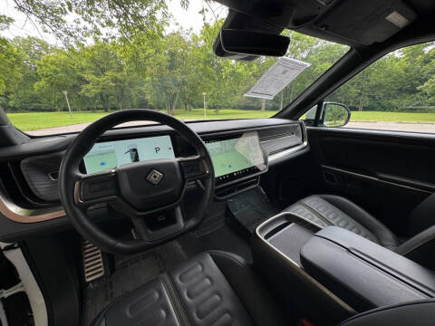 2023 Rivian R1S Adventure