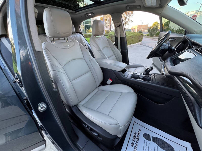 2019 Cadillac XT4 Premium Luxury