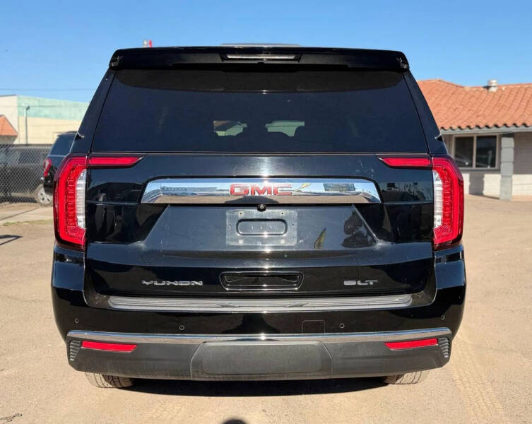 2023 GMC Yukon XL SLT