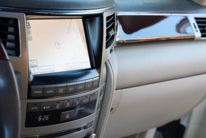 2013 Lexus LX 570