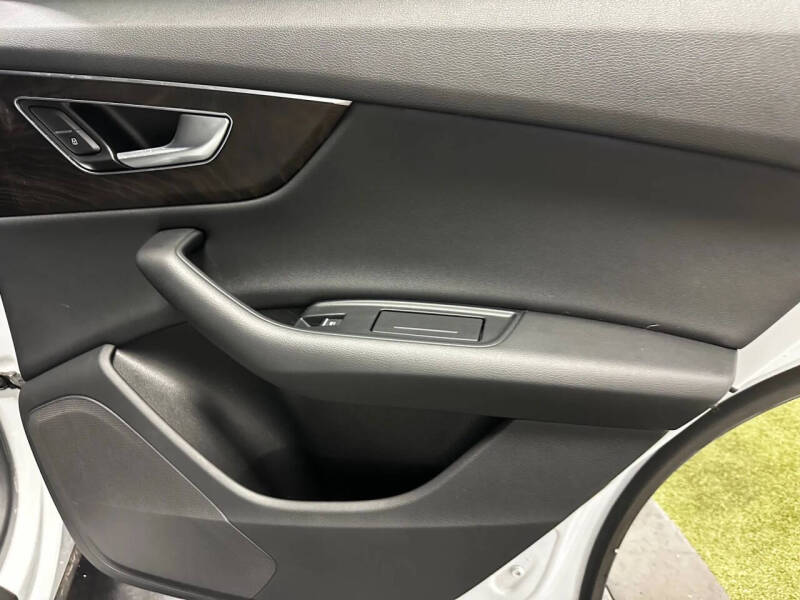 2020 Audi Q8 quattro Premium 55 TFSI