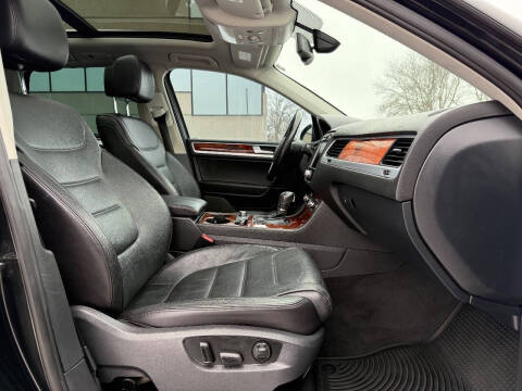 2012 Volkswagen Touareg Hybrid