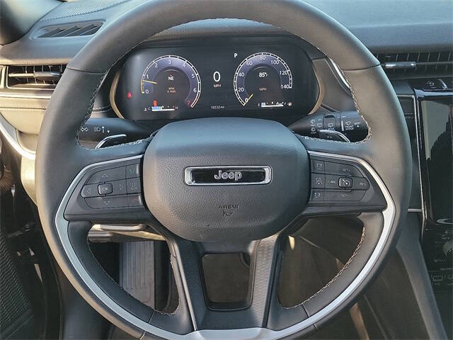 2025 Jeep Grand Cherokee Laredo