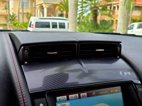 2016 Jaguar F-TYPE R