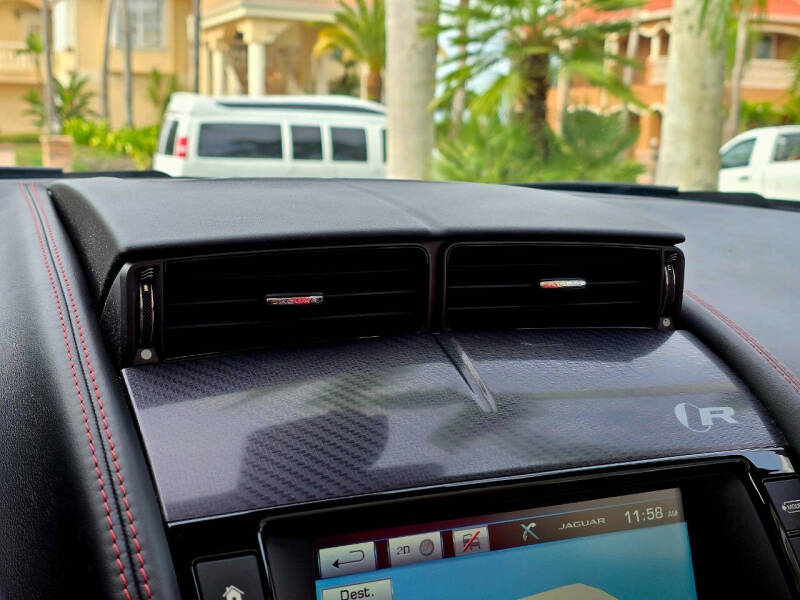 2016 Jaguar F-TYPE R