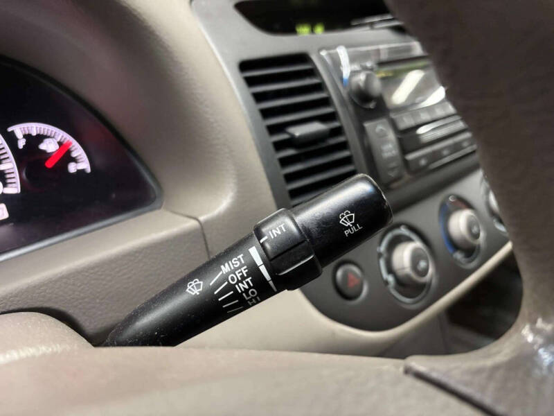 2005 Toyota Camry LE