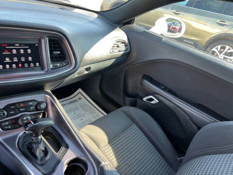 2018 Dodge Challenger SXT Plus