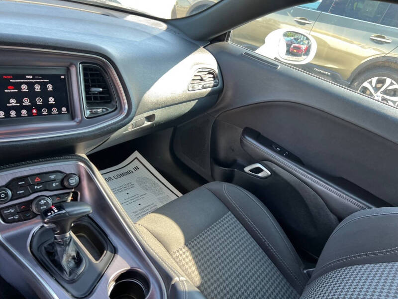 2018 Dodge Challenger SXT Plus