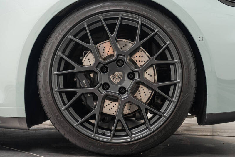 2025 Porsche 911 Carrera