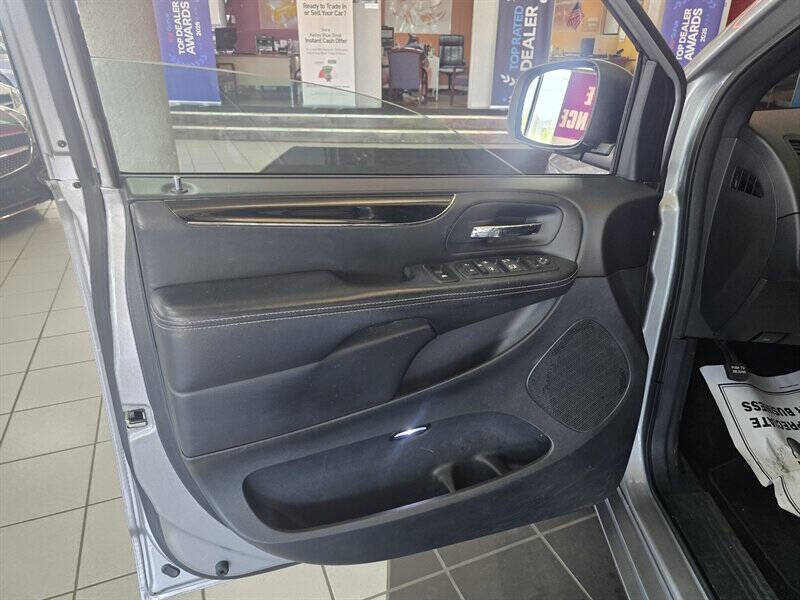 2017 Dodge Grand Caravan SE