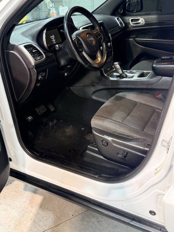 2019 Jeep Grand Cherokee Laredo