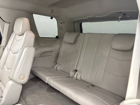 2017 Cadillac Escalade Luxury