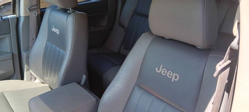 2007 Jeep Grand Cherokee Laredo photo 11