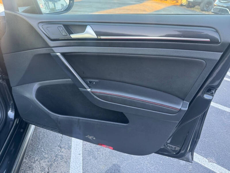 2017 Volkswagen Golf GTI SE