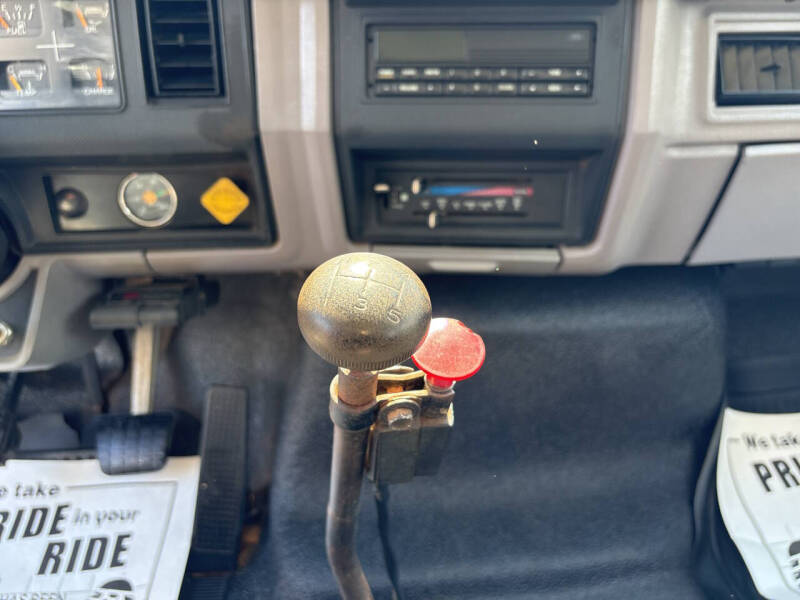 1998 Ford F-800 - Photo 15