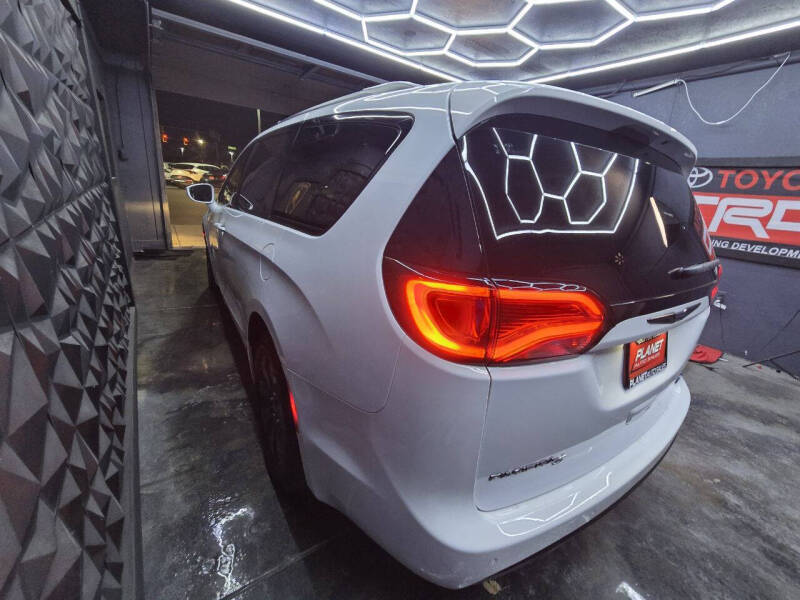 2019 Chrysler Pacifica Hybrid Touring L 35th Anniversary