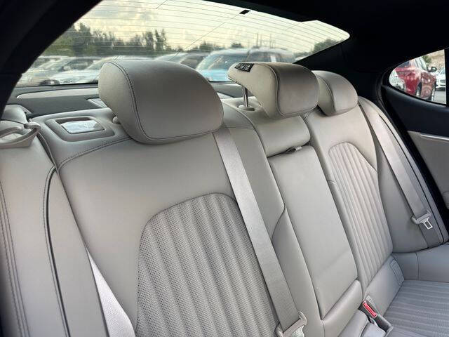 2023 Genesis G70