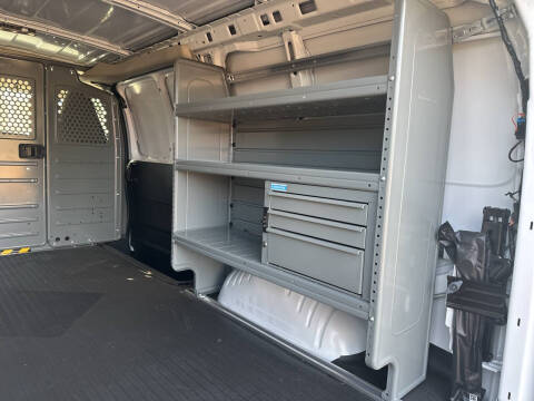 2025 Chevrolet Express 2500