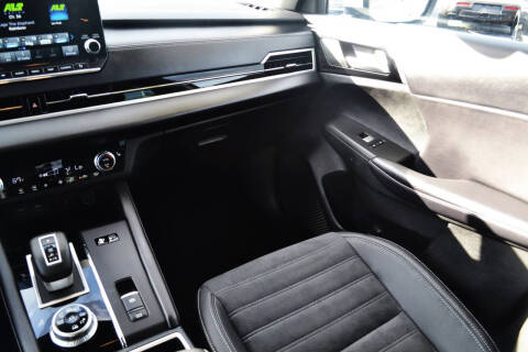 2023 Mitsubishi Outlander PHEV SE