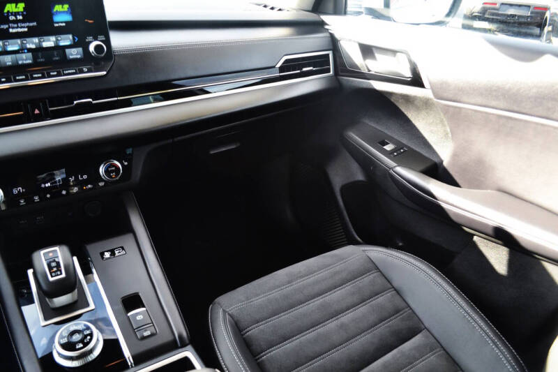 2023 Mitsubishi Outlander PHEV SE