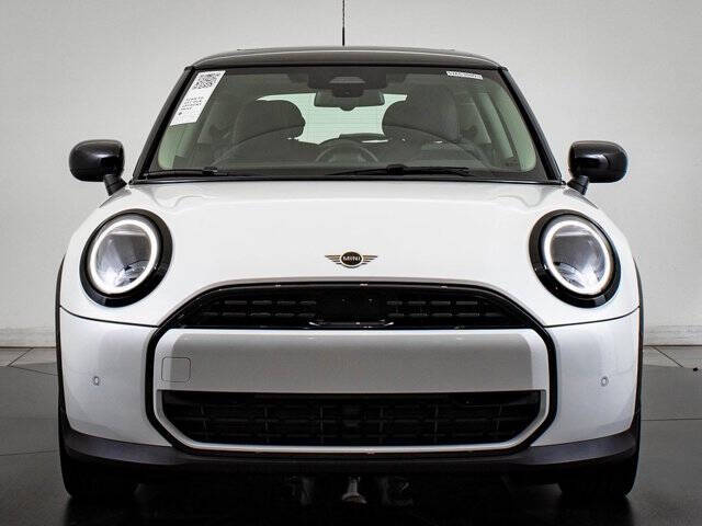 2025 MINI Hardtop 2 Door Cooper Signature Trim