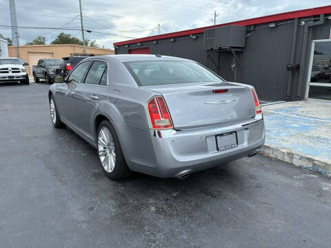 2011 Chrysler 300 C