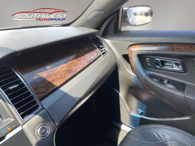 2017 Ford Taurus Limited