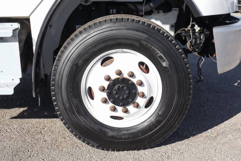 2016 Freightliner M2 106