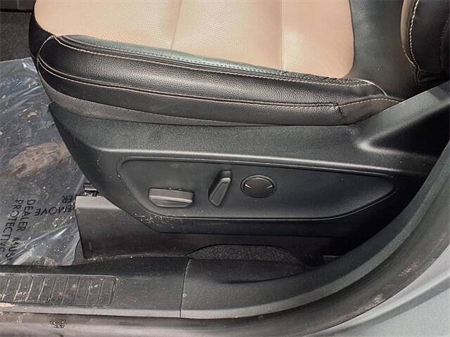 2021 Ford Escape Hybrid Titanium