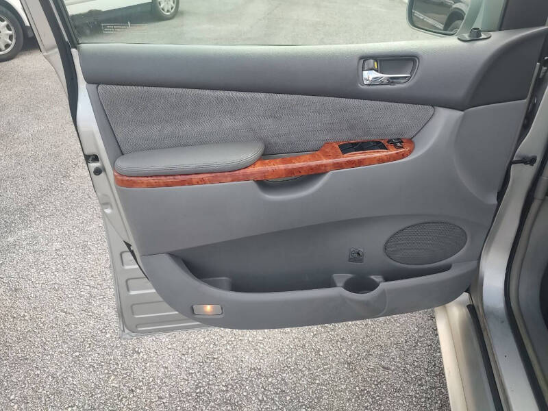 2008 Toyota Sienna XLE