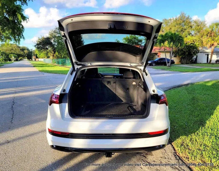 2021 Audi e-tron quattro Premium Plus