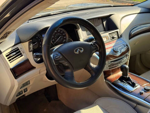 2011 Infiniti M37