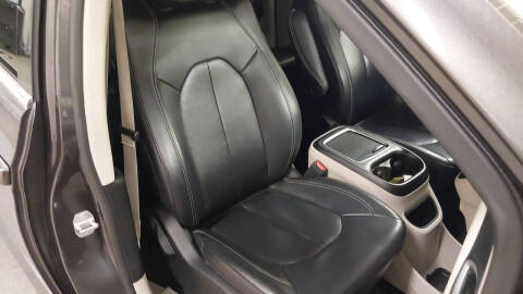 2022 Chrysler Pacifica Touring L